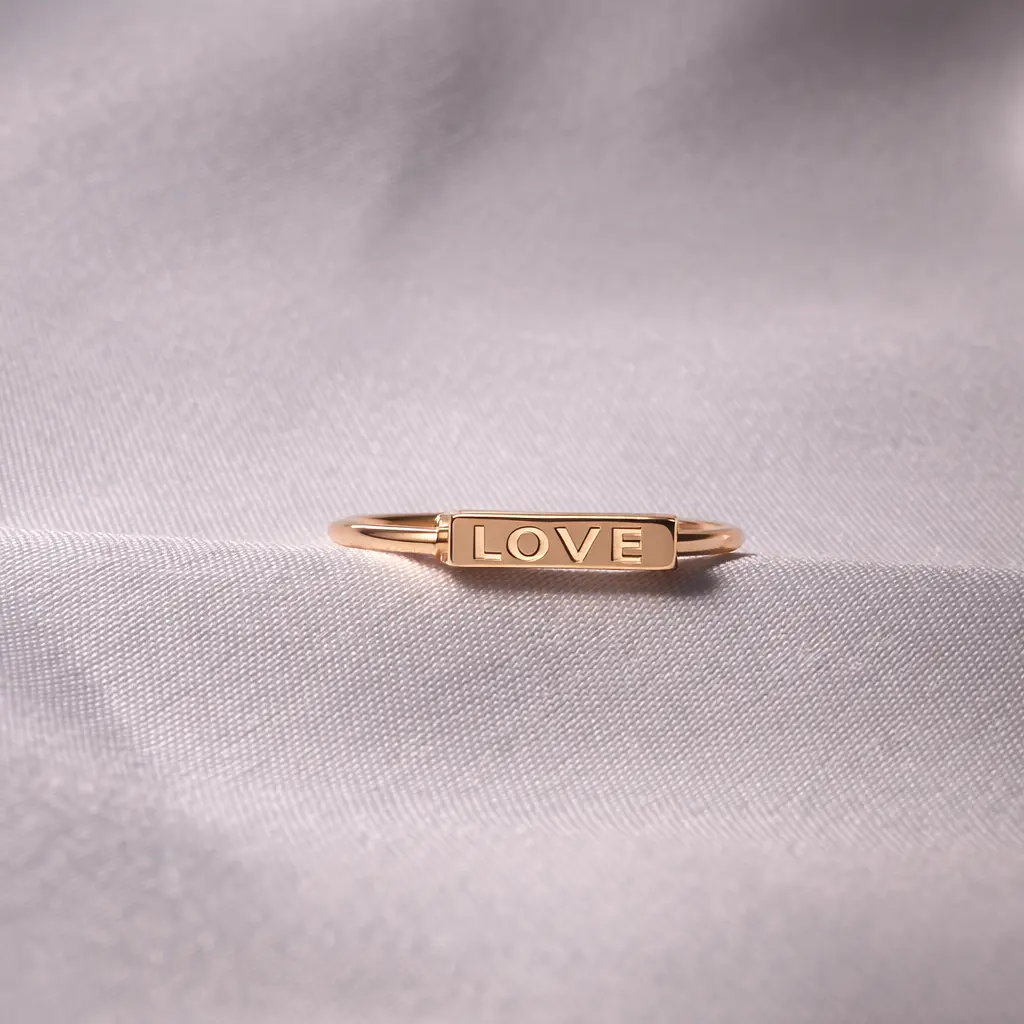 Золота каблучка LOVE К-0518 15