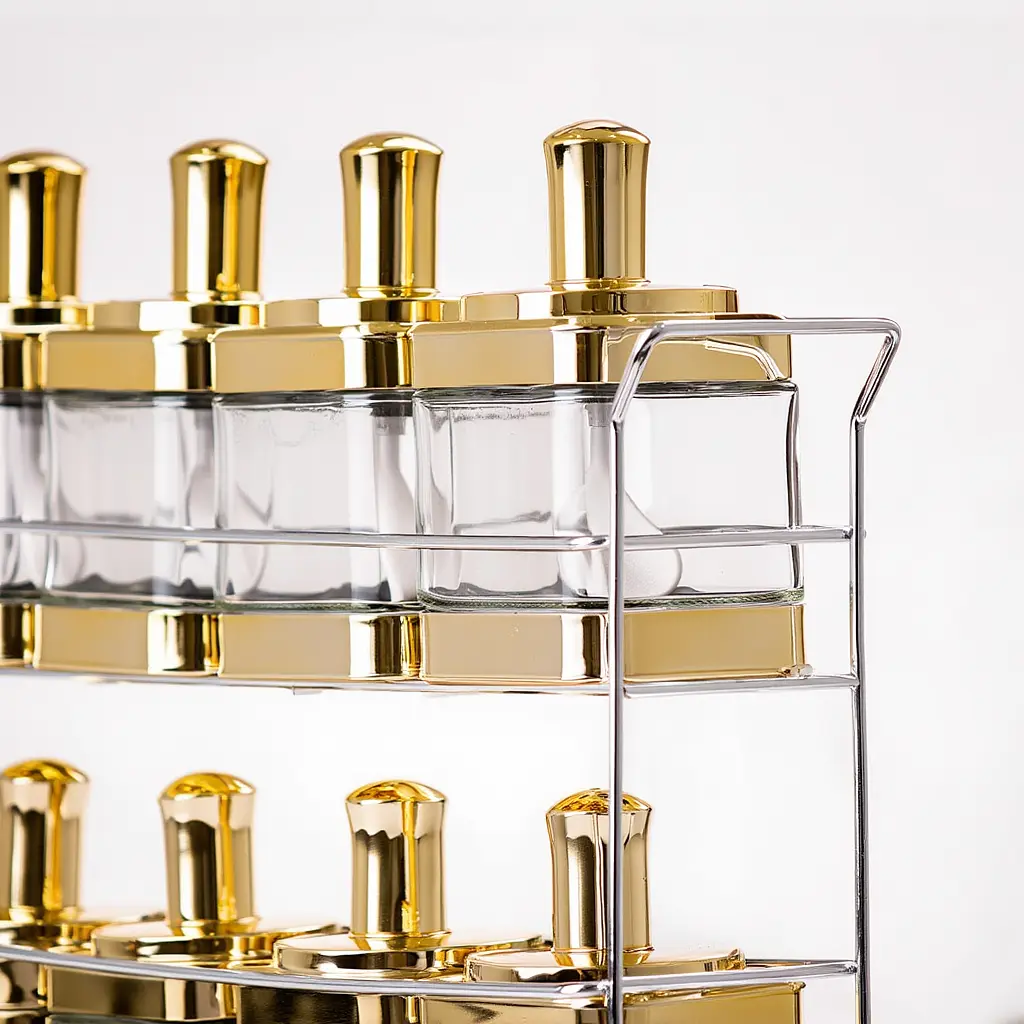 Набор емкостей для специй на подставке 8шт. по 350 мл с ложками Золотистый Yiwu HP-1338 - фото 2