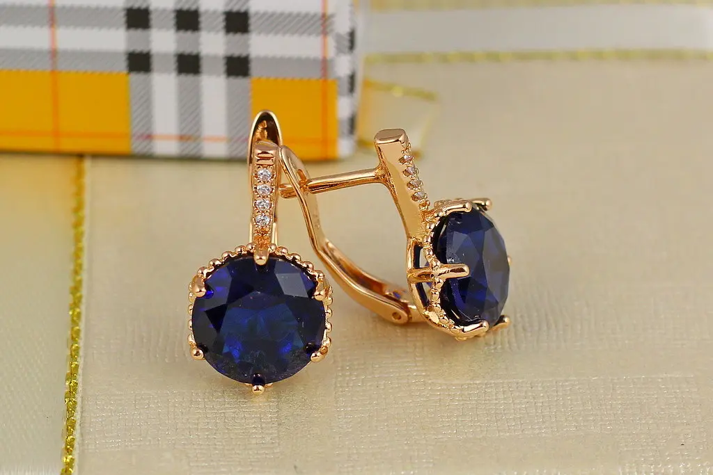 Сережки Xuping Jewelry з великим синім каменем шестигранна оправа 2 см золотисті - фото 2