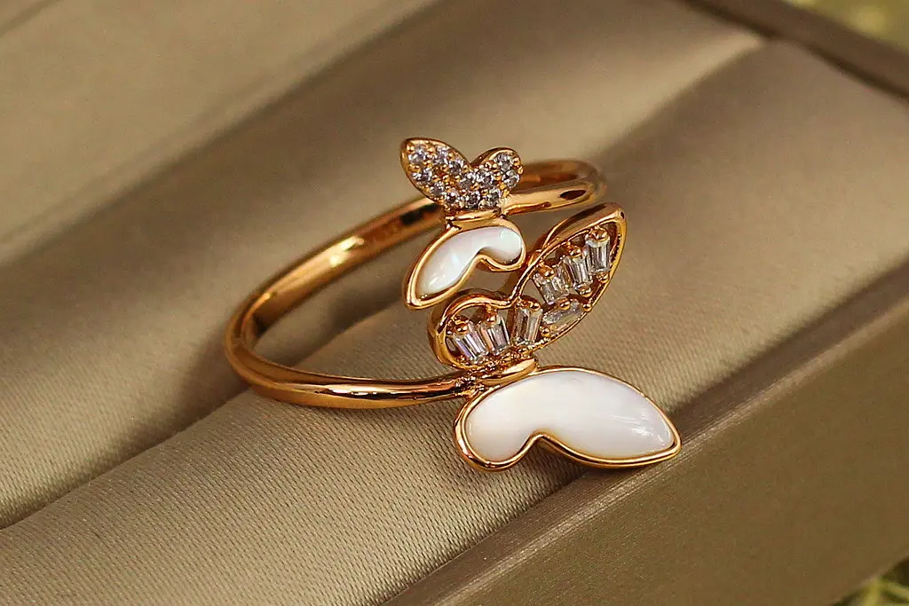Кільце Xuping Jewelry Два Метелика розсувне 16 і більше золотисте - фото 2