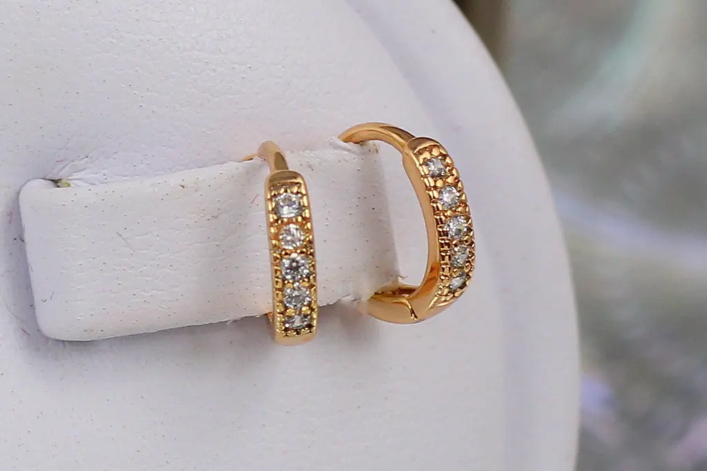 Сережки Xuping Jewelry дитячі доріжки з камінців 10 мм золотисті - фото 2