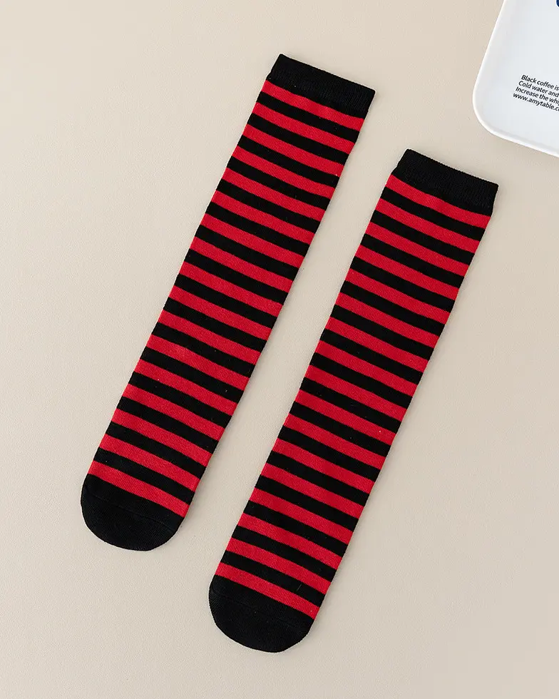 Дитячі шкарпетки у смужку червоно-чорні 3-12 років One Size 4264