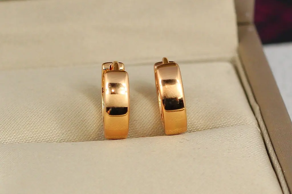 Сережки Xuping Jewelry кільця з малюнком крокрені горизонтальні смужки 1,4 см золотисті - фото 2
