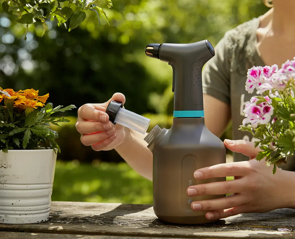 Обприскувач ручний акумуляторний Gardena EasyPump 1 літр (11114-20) - фото 5