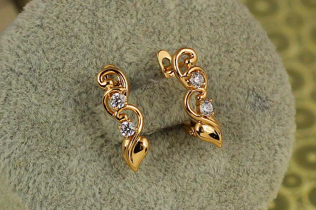 Сережки Xuping Jewelry Пасифлора 1.8 см золотисті - фото 3