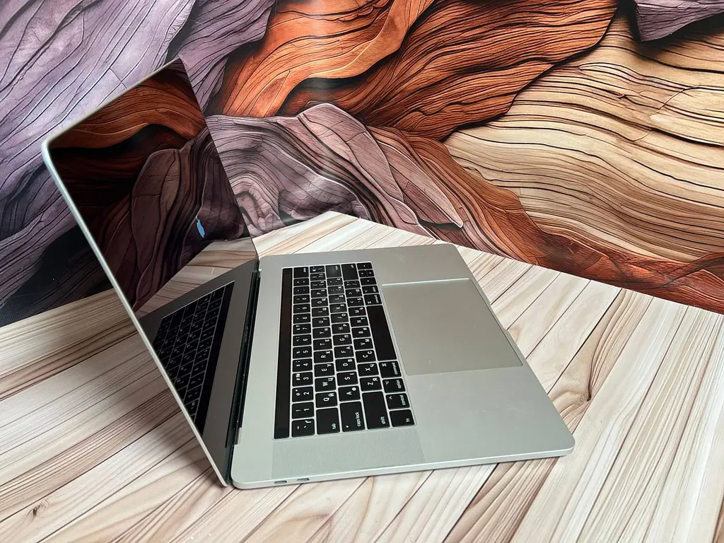 Б/в Ноутбук Apple MacBook Pro 15" 2017 A1707 i7-7820HQ/16/500 (C02V521SHTD8) - фото 4
