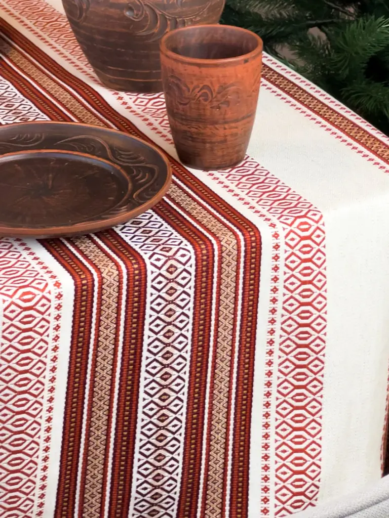 Льняная скатерть рождественскя с украинским орнаментом "Луч (красный)" - 500х150 см - фото 4