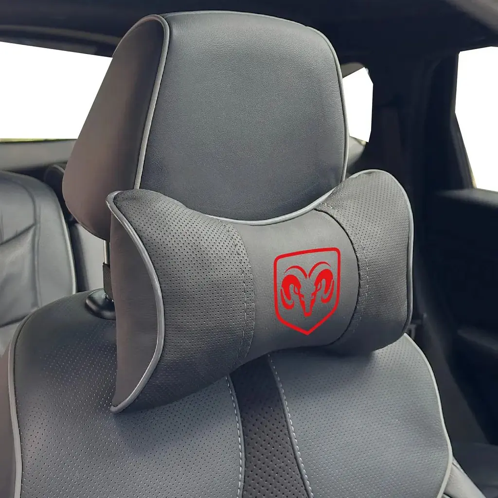 Подушка на підголівник з логотипом Dodge Екошкіра 3D Кольоровий лого Чорна-Сірий кант 1 шт