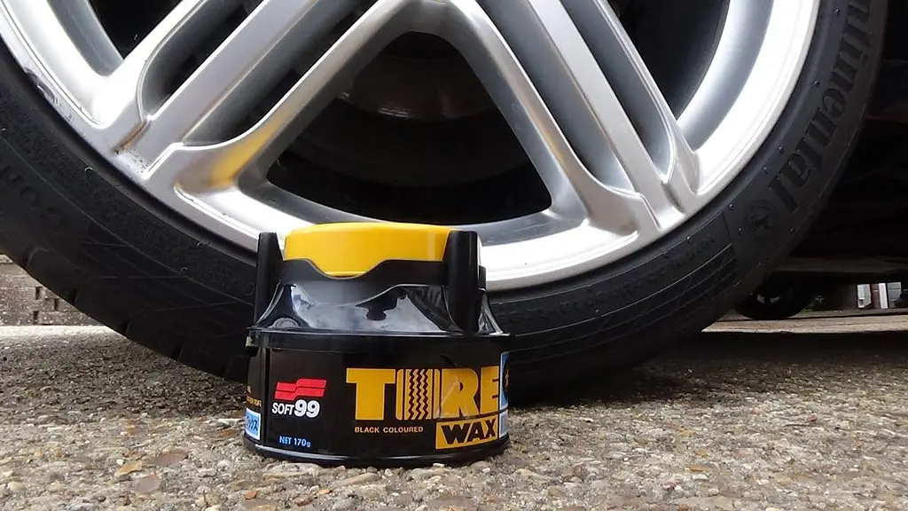 Чорніння для шин SOFT99 Tire Black Wax 170 г воскове покриття для гуми - фото 9