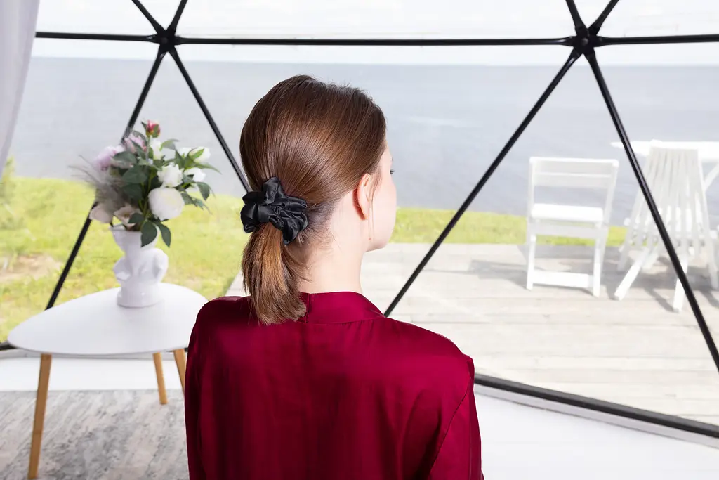 Набір із 2 шовкових резинок для волосся Чумацький Шлях S+L - два режими фіксації чорний (1242-02) - фото 7