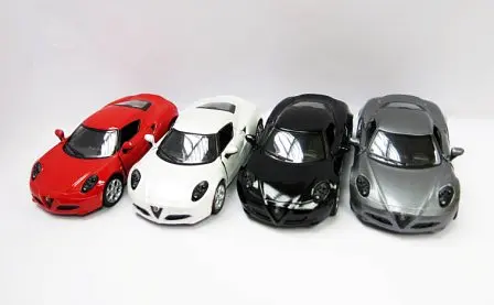 Металева інерційна легкова модель Alfa Romeo 4C 2013 5", відкриваються двері (В асортименті) - фото 3