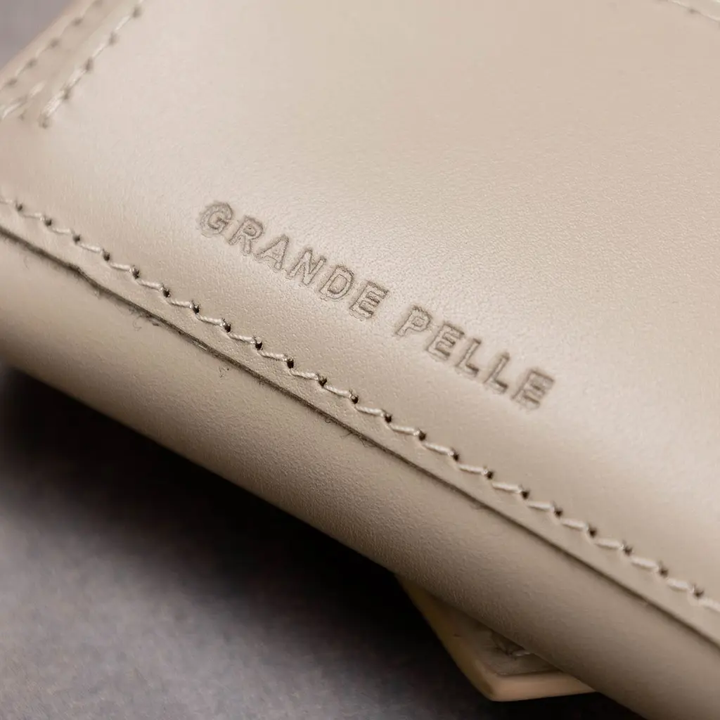 Жіноче компактне шкіряне портмоне Grande Pelle 11520 бежеве - фото 10