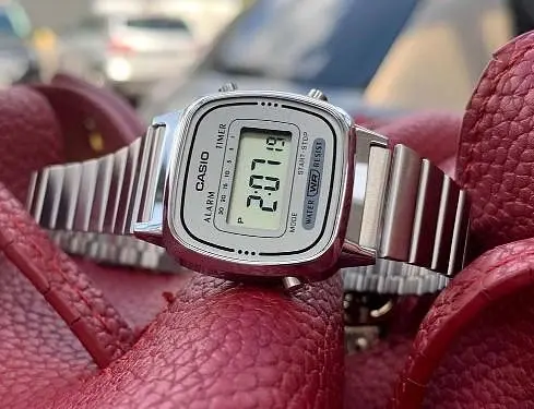 Годинник Casio LA670WA-7EF - фото 4
