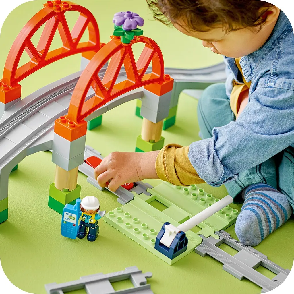 Конструктор LEGO DUPLO Додатковий набір. Залізничний міст і колії 42 деталі (10426) - фото 9