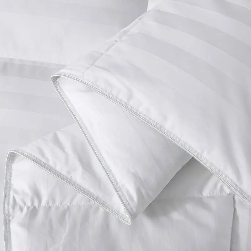 Дитяча ковдра Cosas сатинова 4 сезони 110х140 см Snow біла (Quilt_110х140_DSeason_Viscose_StrSatin-White) - фото 2