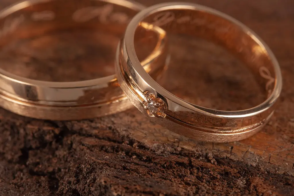 Женське обручальне кільце з жовтого золота 20.5 OK-0014 - фото 6