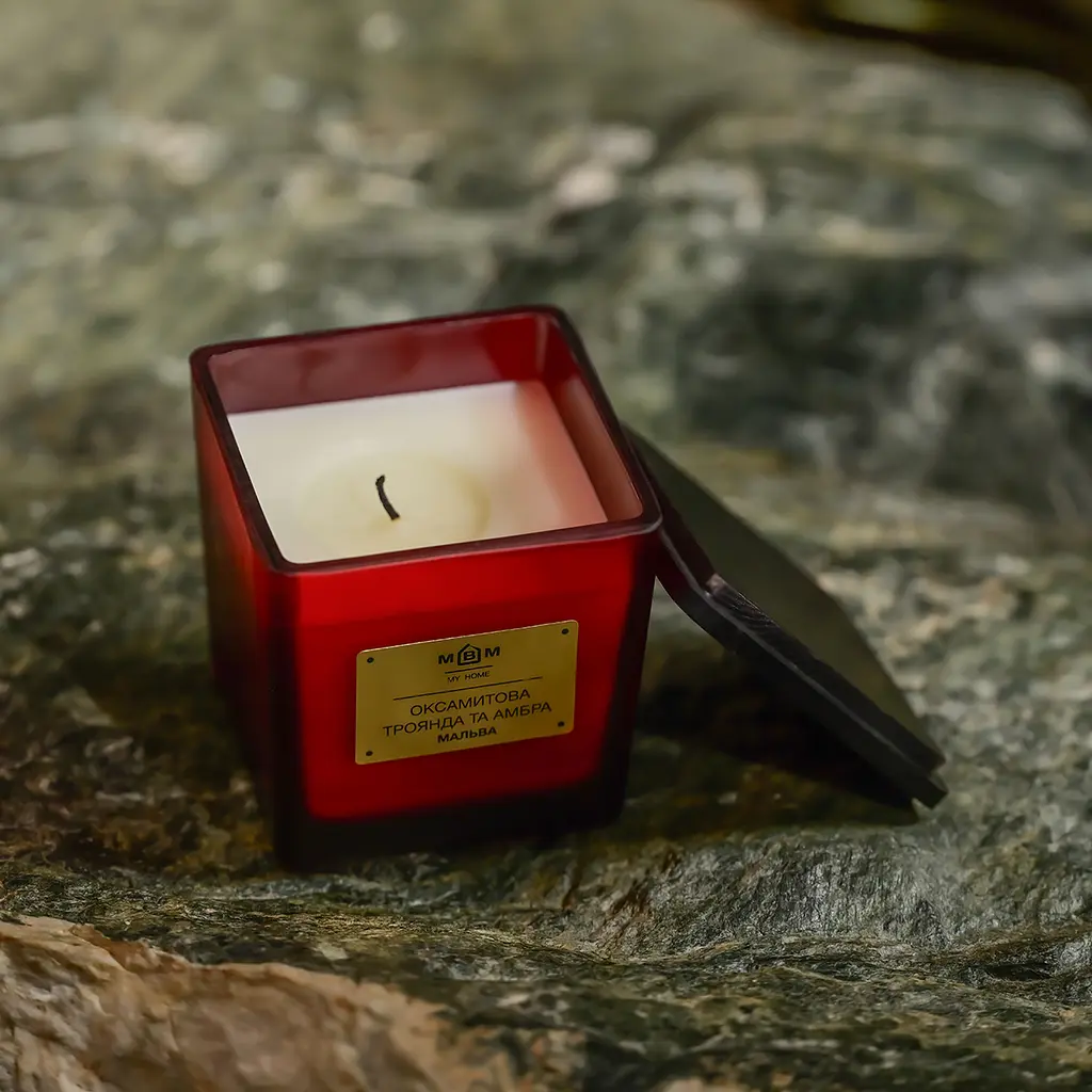 Свічка ароматична МВМ My home Мальва оксамитова троянда та амбра 80х80 мм червона (FR-12) - фото 6
