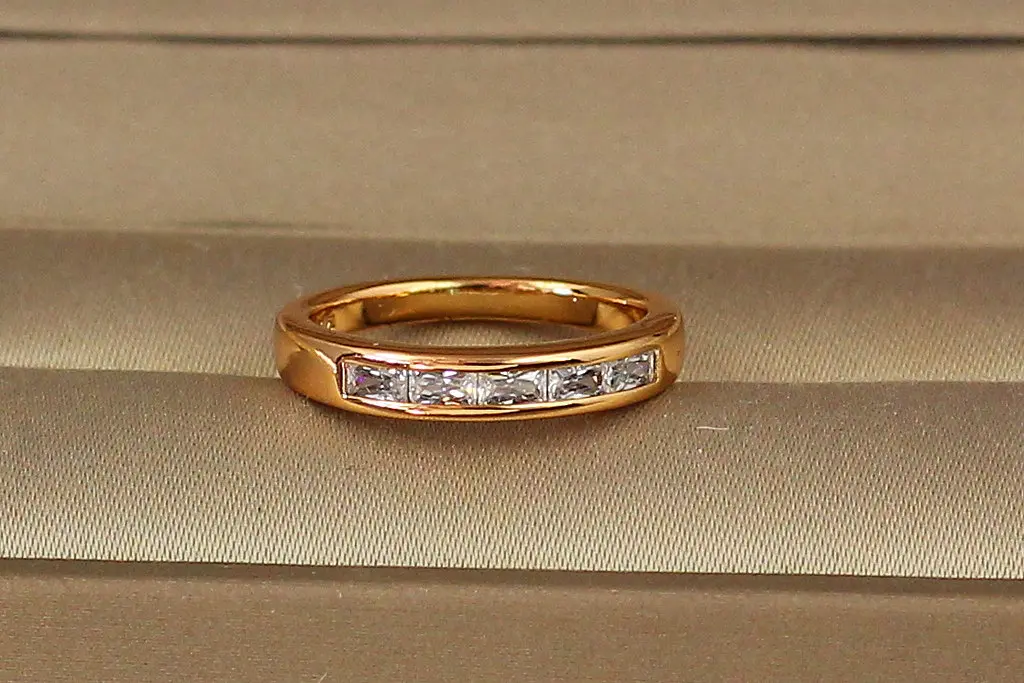 Кільце Xuping Jewelry доріжка прямокутні камені р 13 золотисте - фото 3