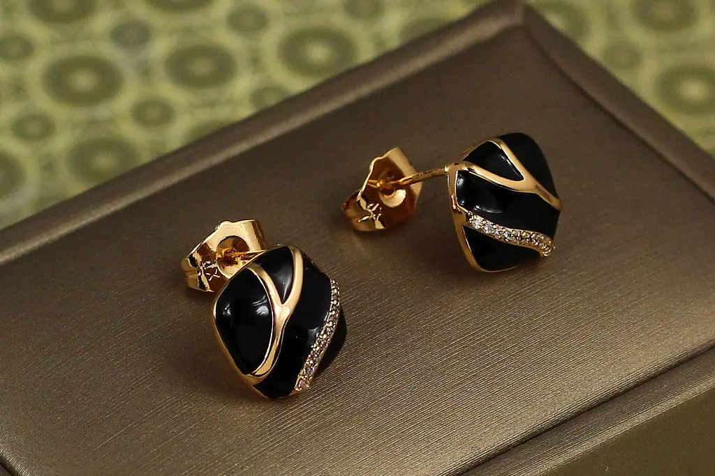 Сережки гвоздики Xuping Jewelry Руна 11 мм золотисті