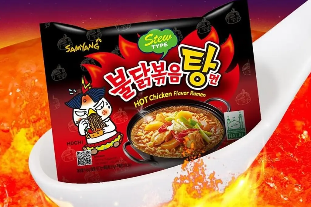 Гостра локшина швидкого приготування Samyang Buldak Hot Chicken Ramen Stew 145 г - фото 2