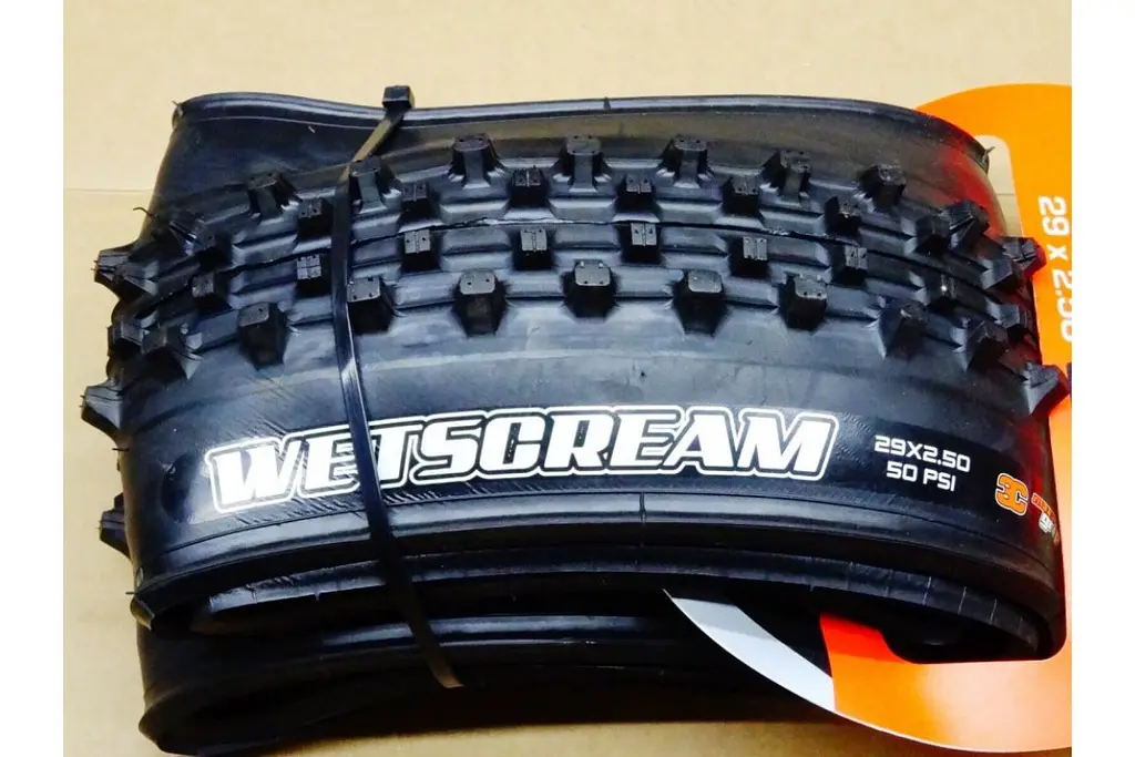 Покришка Maxxis Wetscream 29 x 2.50 TPI-60 x 2 Foldable 3CG/DH/TR (1052-ETB00241500) - фото 2