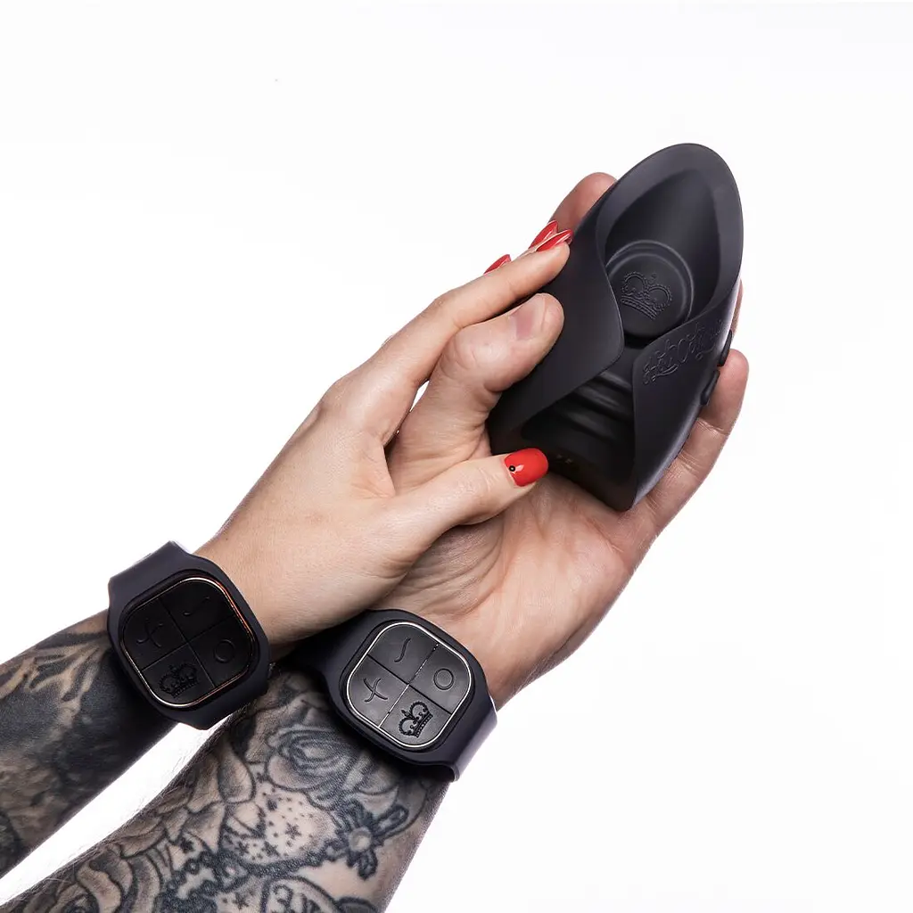 Іграшка для пар Hot Octopuss PULSE DUO LUX, пульсація+вібрація, використання без рук, 2 пульти - фото 4