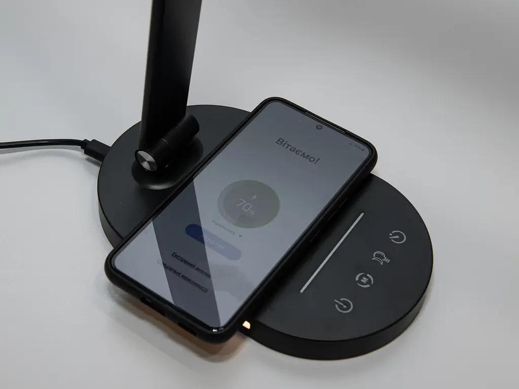Світлодіодна настільна лампа з бездротовою зарядкою Diasha A5503BK wireless charge - фото 4