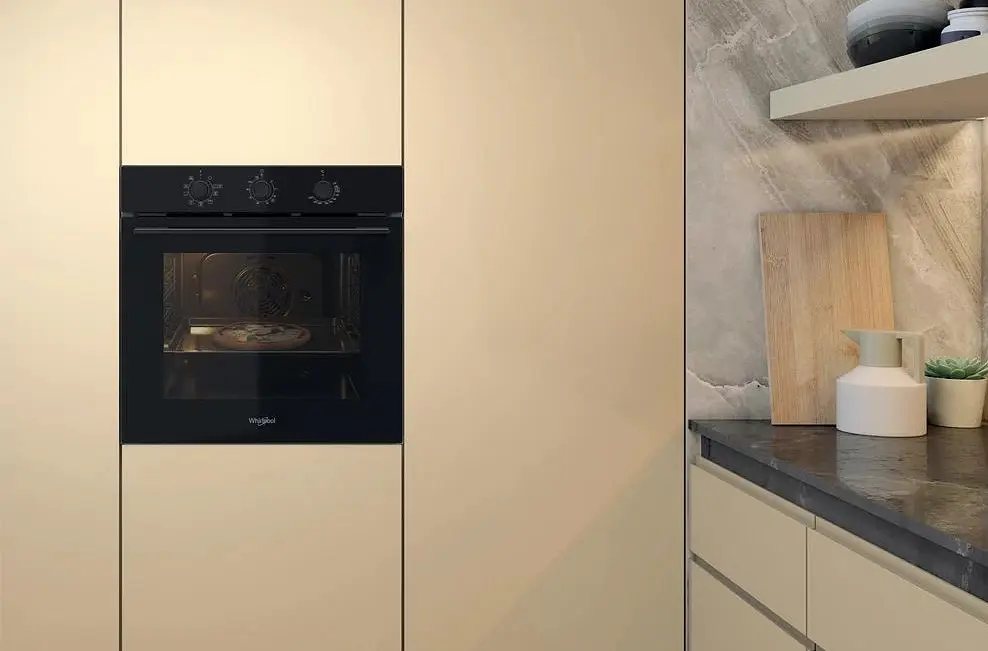 Духова шафа електрична Whirlpool 71 л A конвекція чорний - фото 2