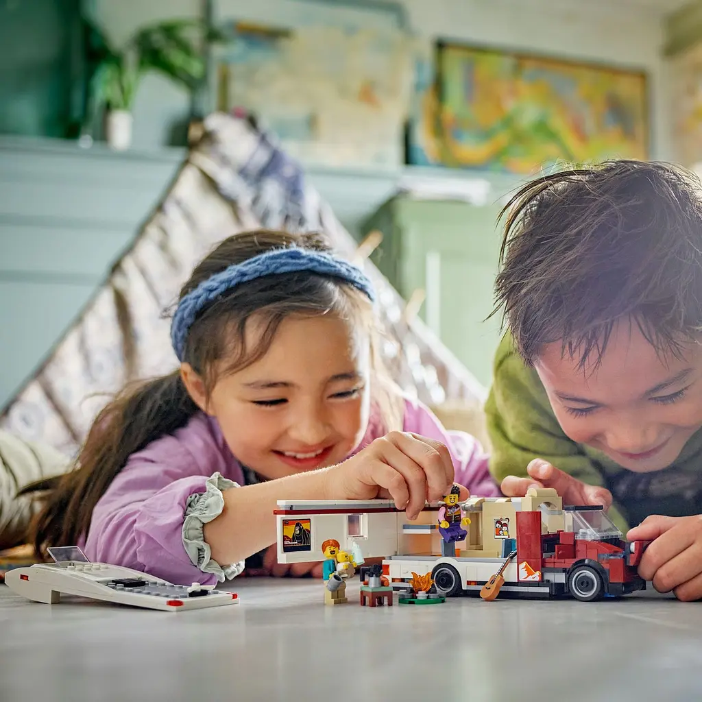 Конструктор LEGO City Пригодницький будинок на колесах для відпустки 385 деталей (60454) - фото 5