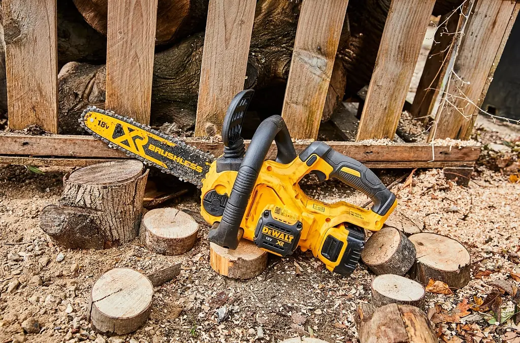 Пила ланцюгова акумуляторна 18В шина 30см 3/8" без АКБ та ЗП DeWALT teh0016710 - фото 9