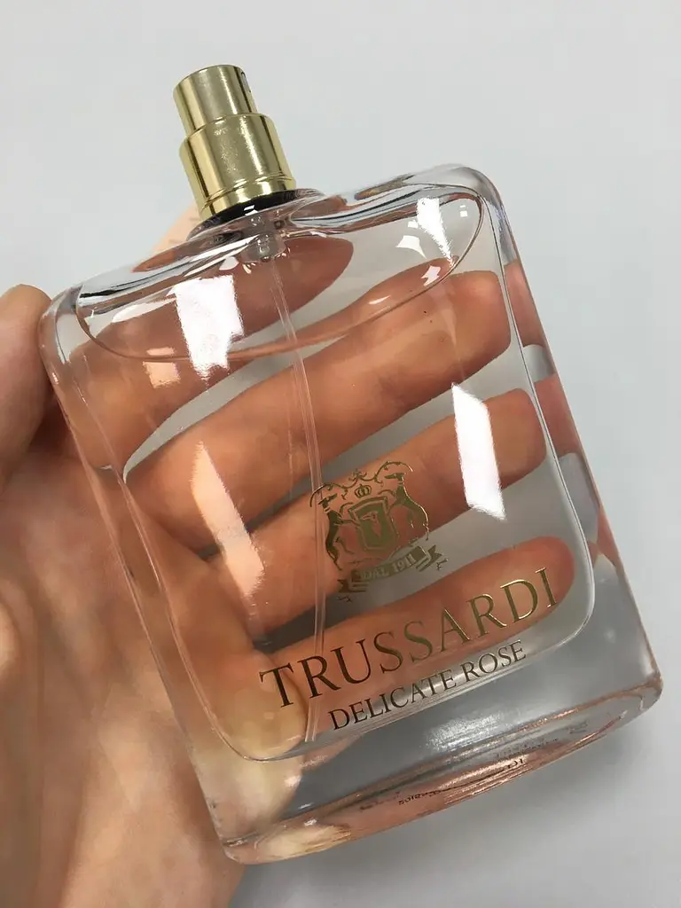  Trussardi Delicate Rose 100 мл ТЕСТЕР туалетная вода - фото 3