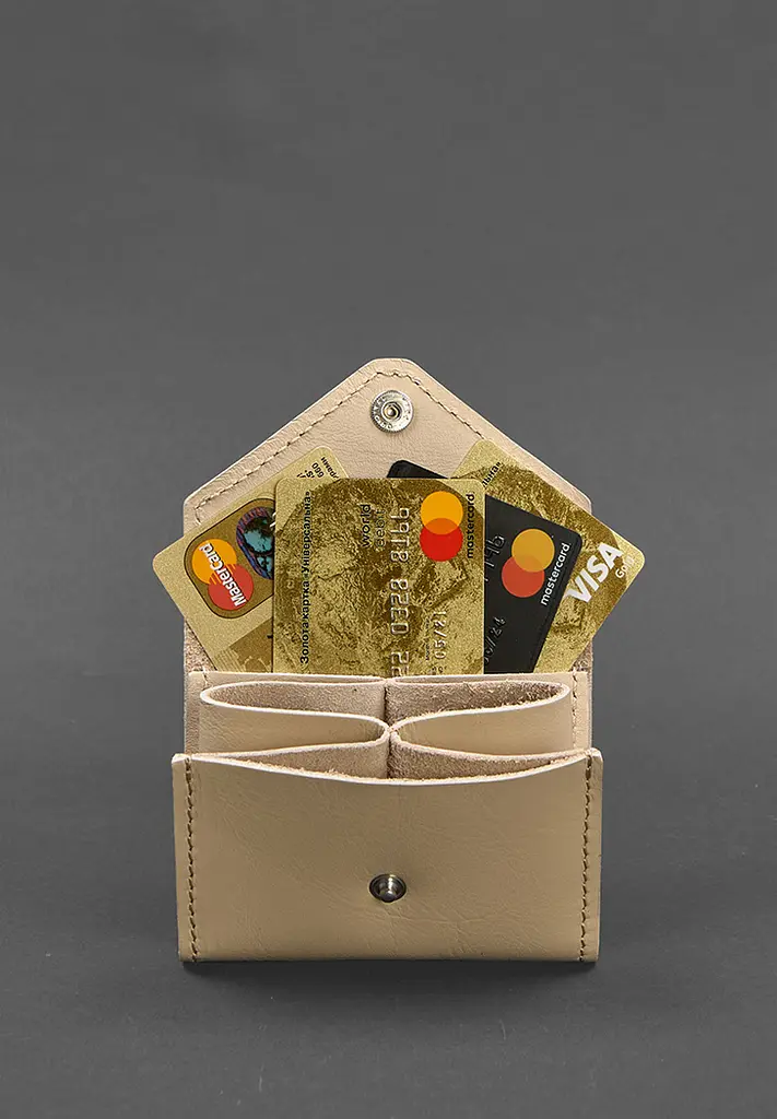 Женский кожаный кард-кейс 3.0 (гармошка) светло-бежевый с мандалой. - фото 3