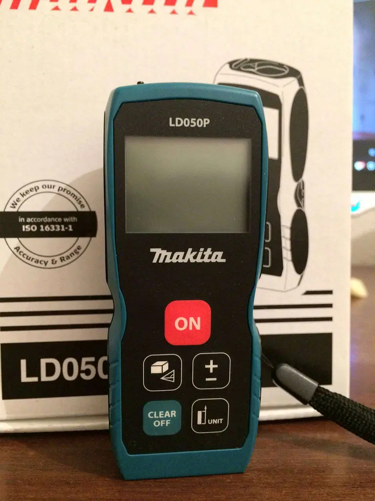 Далекомір лазерний Makita LD050P - фото 4