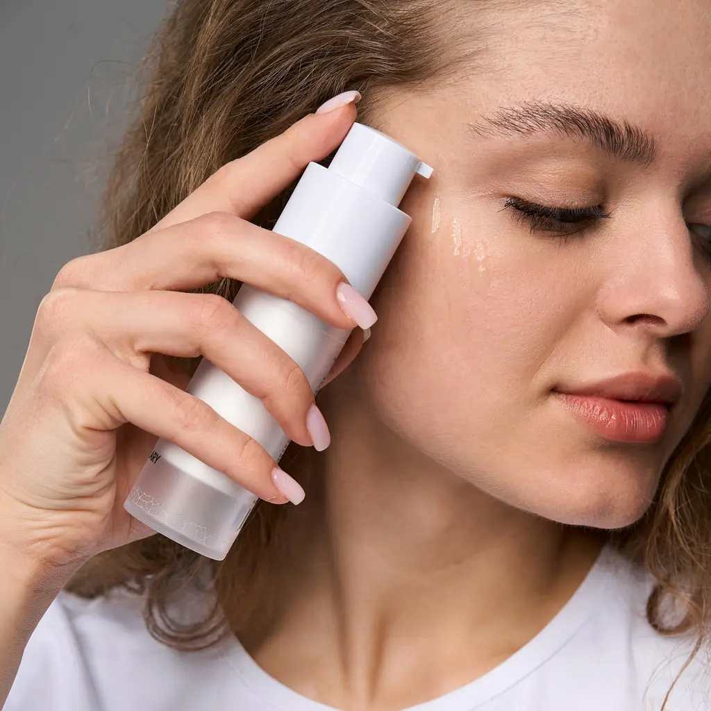 Солнцезащитная сыворотка SPF 30 с витамином С + Базовый набор для ухода за жирной кожей лица Hillary - фото 2