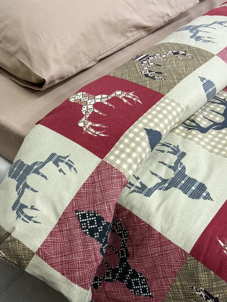 Комплект постільної білизни Ecotton Сімейний 150х215 см Оленi на червоному новорічний теплий із бавовни (24413) - фото 4