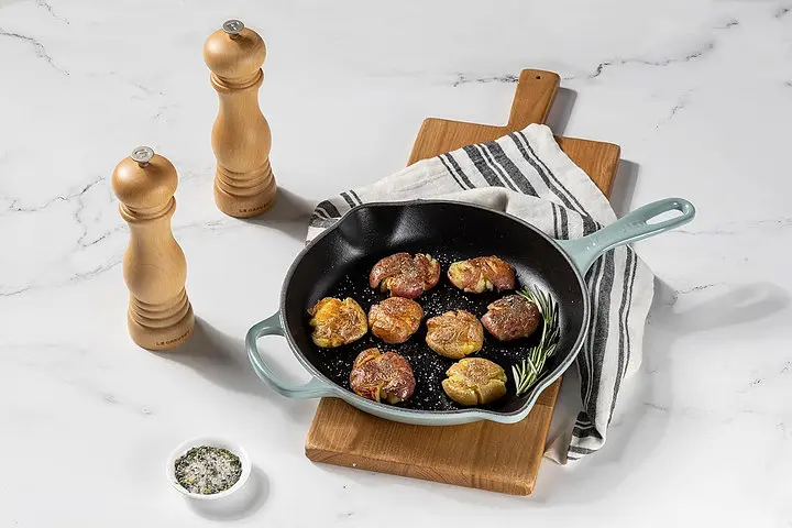 Сковорода універсальна Le Creuset Round Skillet 23 см морська сіль 20182237170422 - фото 5