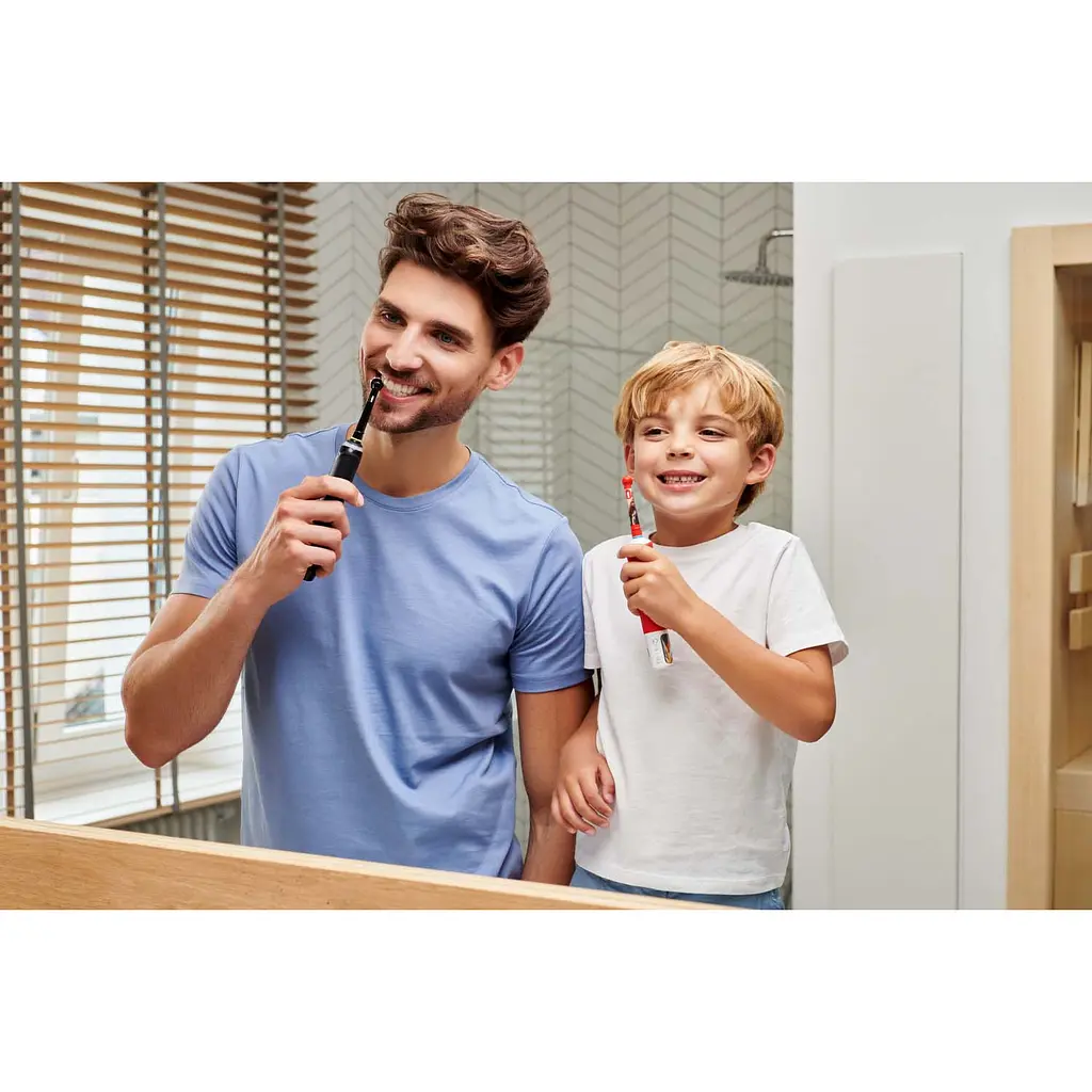 Електрична зубна щітка Oral-B Braun Stage Power D100 Тачки - фото 8