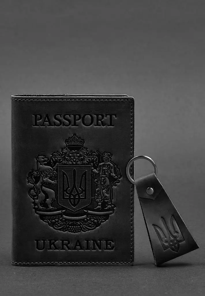 Подарунковий набір шкіряних аксесуарів з українською символікою чорний - фото 3
