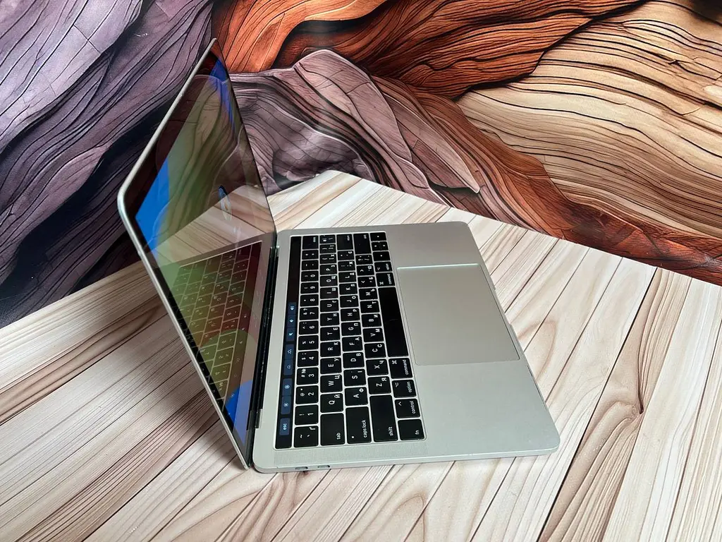 Б/в Ноутбук Apple MacBook Pro 13.3" 2017 A1706 i7-7567U/16/256 (C02TW0LXHV2T) - фото 4