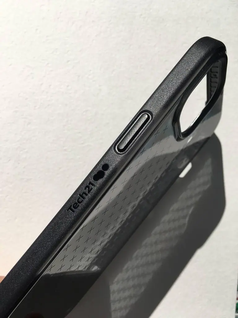 Оригінальний протиударний чохол Tech21 Evo Check для iPhone 13 Pro Smokey Black (T21-9192) - фото 7