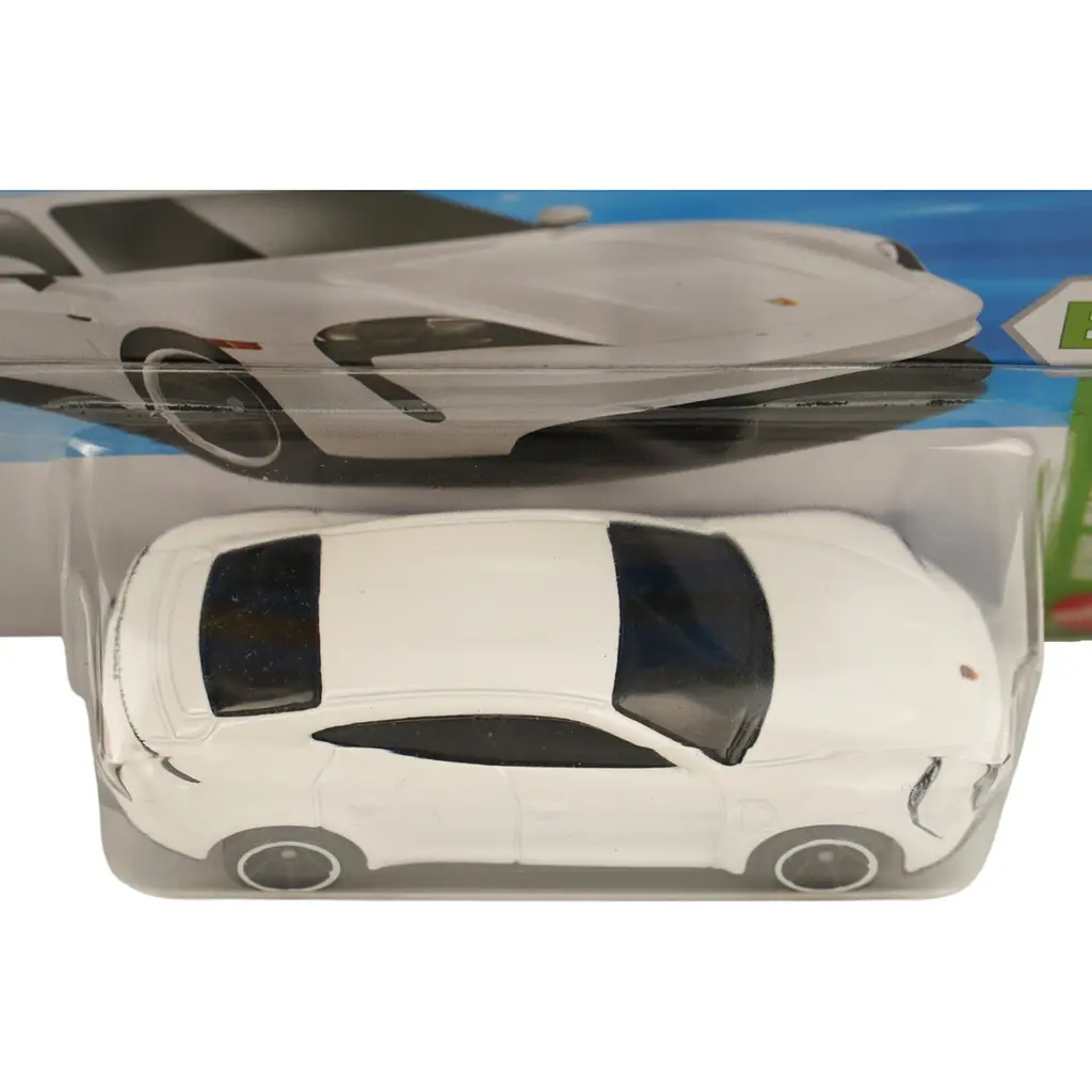 Базова машинка Hot Wheels HW EV Porsche Taycan Turbo S біла (5785) JJJ05-N52 - фото 2