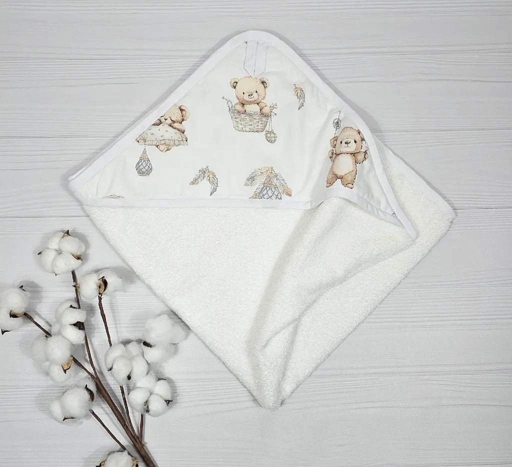 Дитячий рушничок-куточок 80х80 a.l.babybox Ведмедикова казка Білий