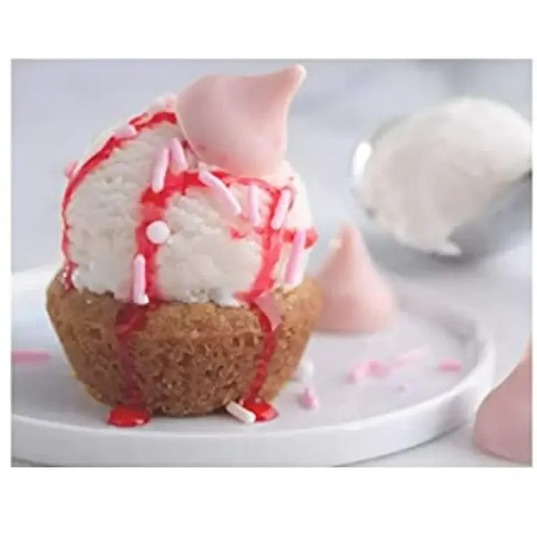 Шоколадні цукерки Hershey's Kisses Strawberry Ice Cream Cone Flavored Candy Bag 118 г - фото 4