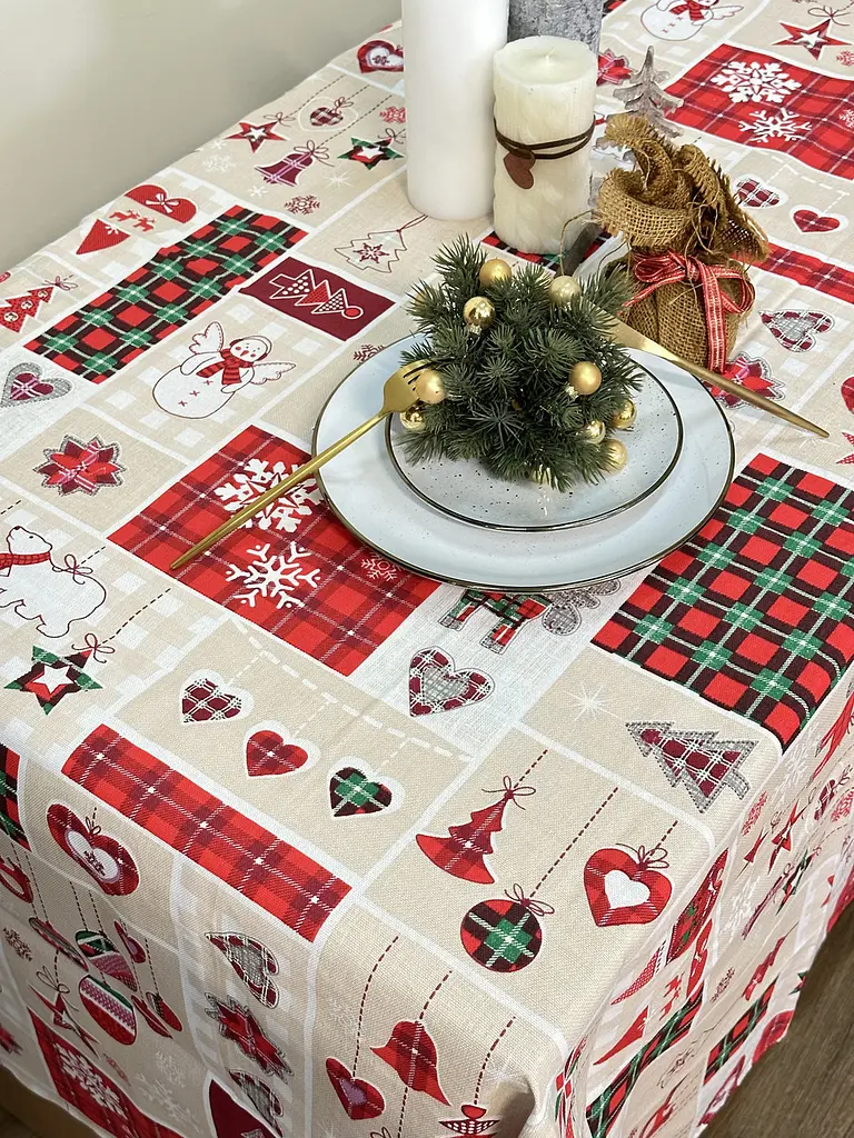 Скатертина Ecotton 150х240 см новорічна Новорiчний печворк бежево-червона (24467) - фото 2
