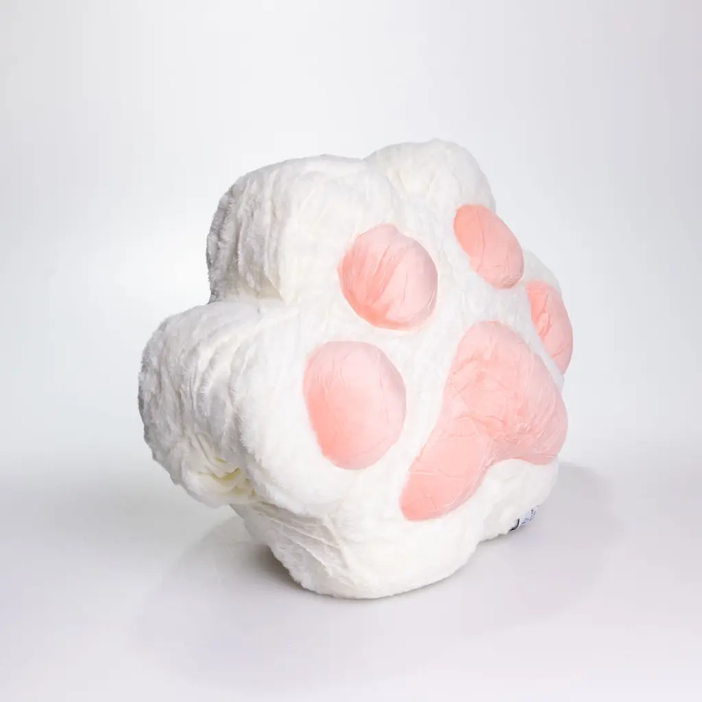 Игрушка-подушка с пледом и муфтой Лапка 40х40х25 см белый ТМ COLORFUL HOME 520-18W - фото 3