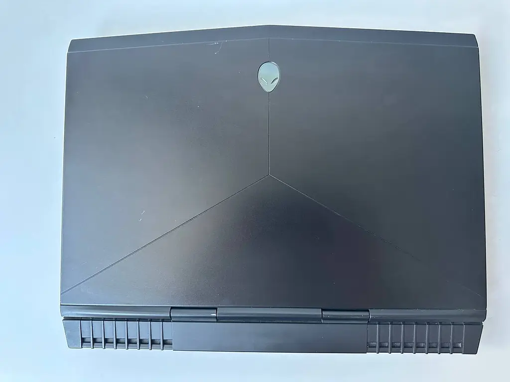 Ігровий ноутбук Dell Alienware 15 R4 15.6" (i7-8750H / 16GB / SSD 256GB / GTX 1070 8GB) б/в - фото 5