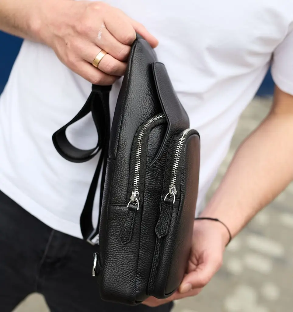 Чоловіча сумка з натуральної шкіри 18х31х7 через плече Tiding Bag 34091 чорна 18 см - фото 9