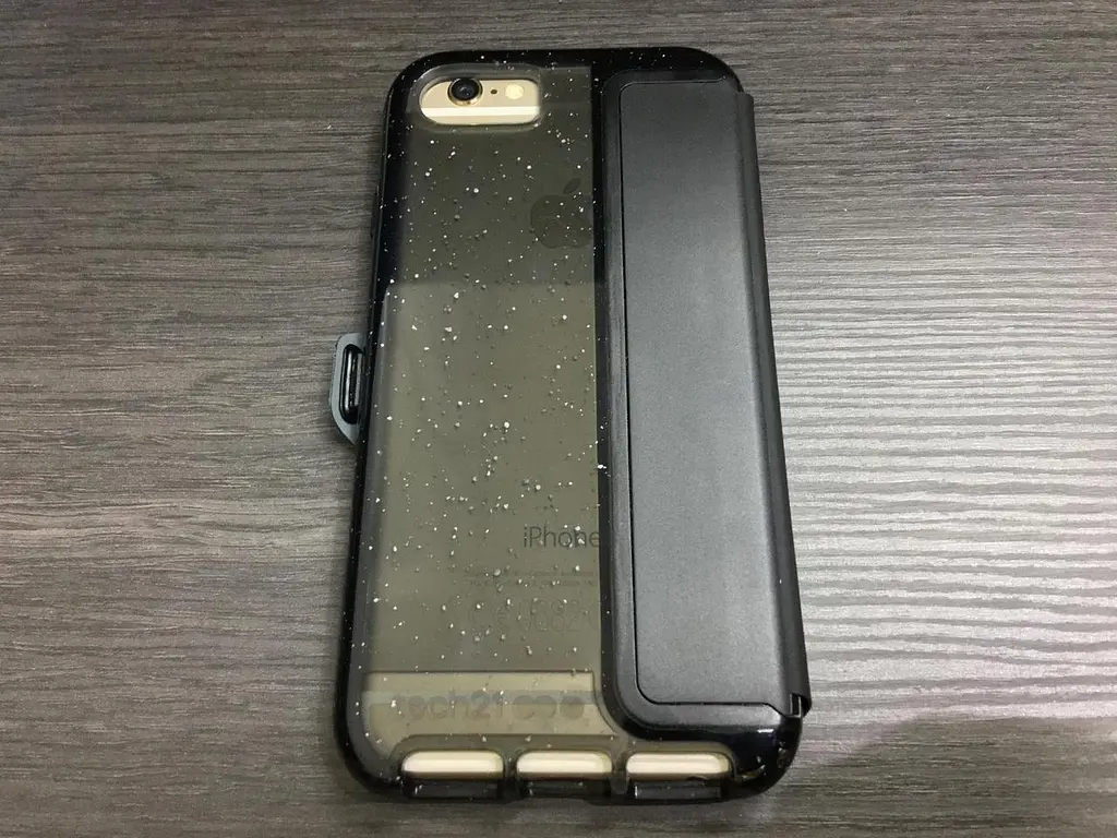 Чохол-книжка Tech21 Evo Wallet Active Edition протиударний для iPhone 6/6S/7/8/SE 2/3 2020/2022 Black - фото 3