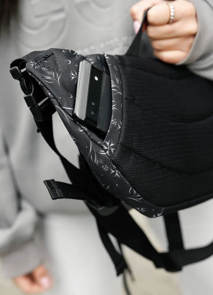 Жіноча сумка бананка Sambag Dynamicdart чорна 38 × 21 × 7 см (80411702) - фото 9