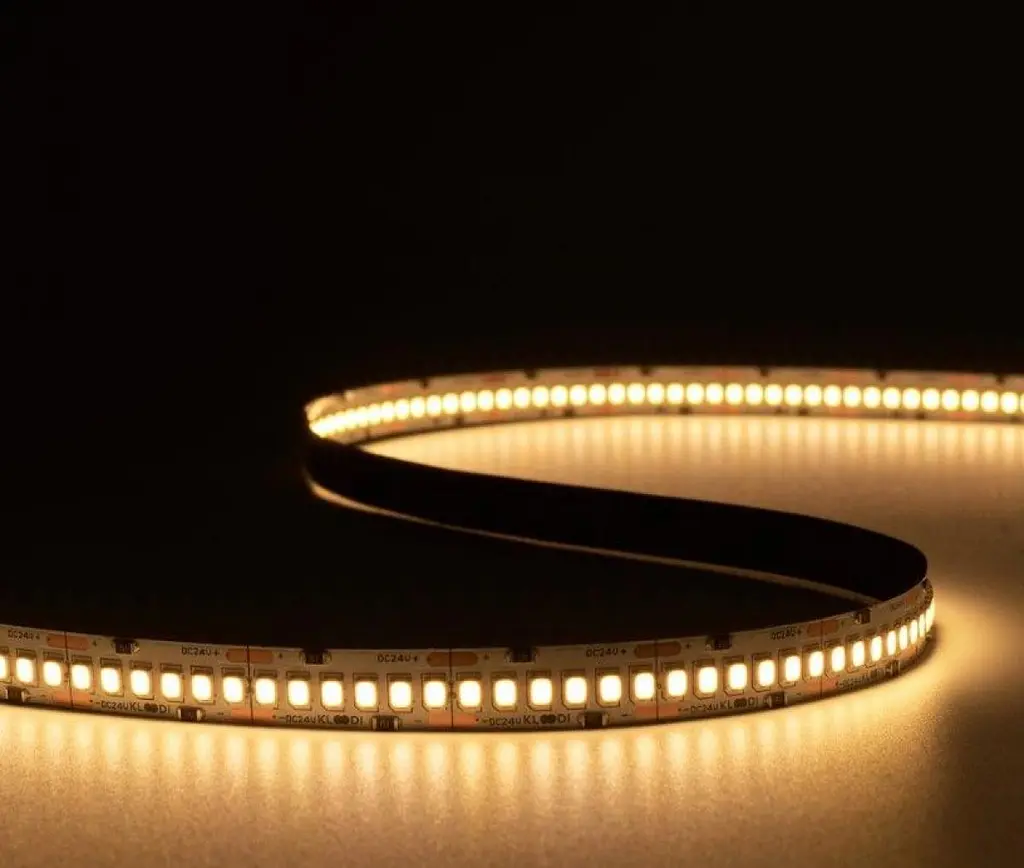 LED Лента 19,2W 240LED 3000K 1600LM IP20 24V KLOODI KD2835-240-19.2W-3К-24V - фото 3